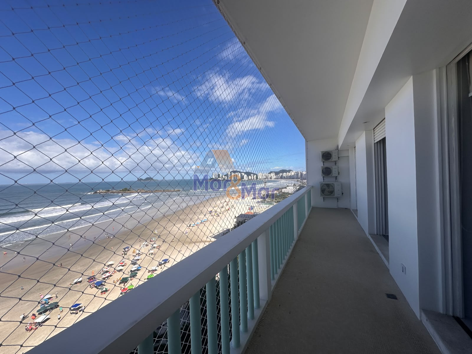 Apartamento Frente ao Mar nas Pitangueiras, Guarujá - SP