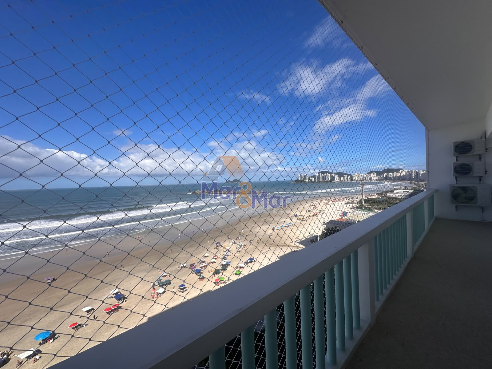 Apartamento Frente ao Mar nas Pitangueiras, Guarujá - SP