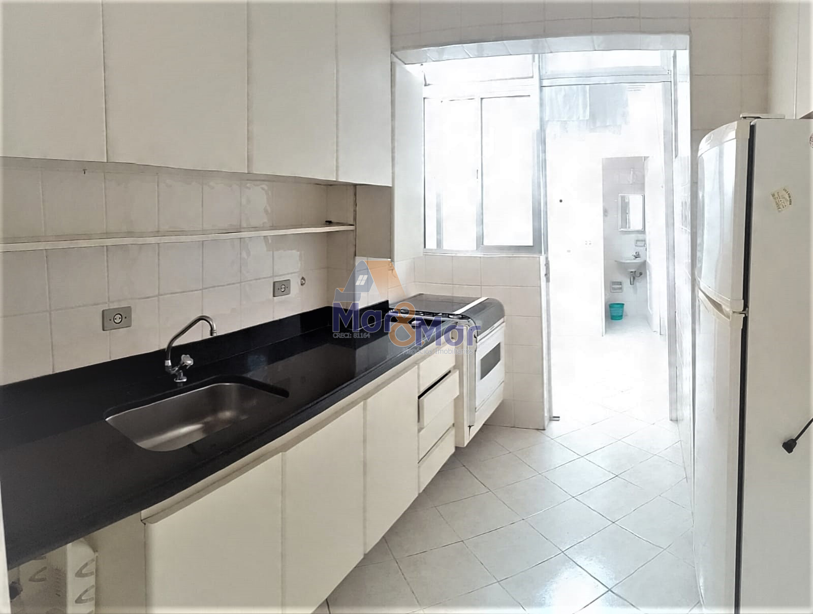 Apartamento na Praia das Pitangueiras, Guarujá - SP