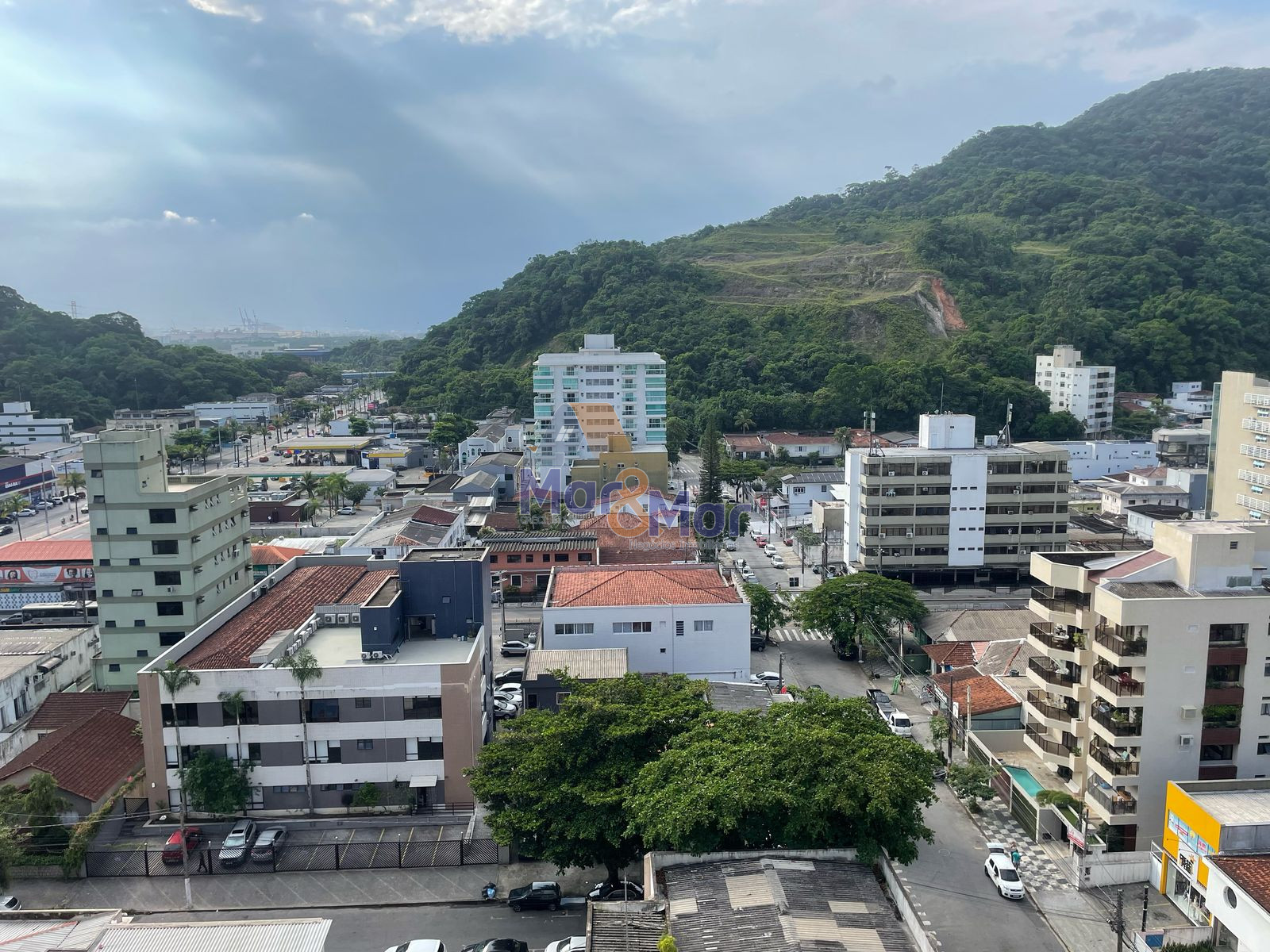 Apartamento na Praia das Pitangueiras, Guarujá - SP