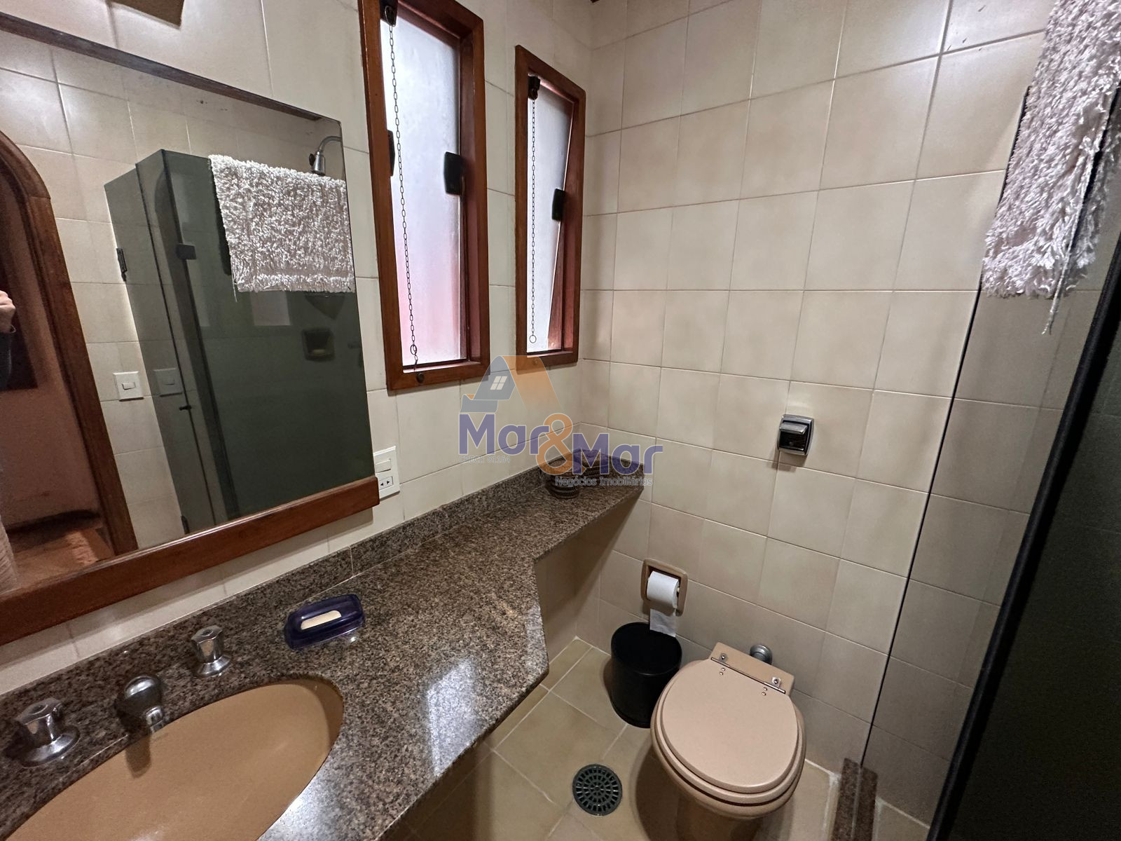 Apartamento na Praia da Enseada, Guarujá - SP