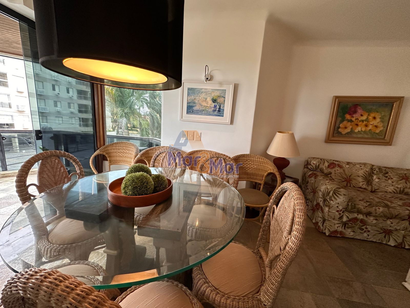 Apartamento na Praia da Enseada, Guarujá - SP