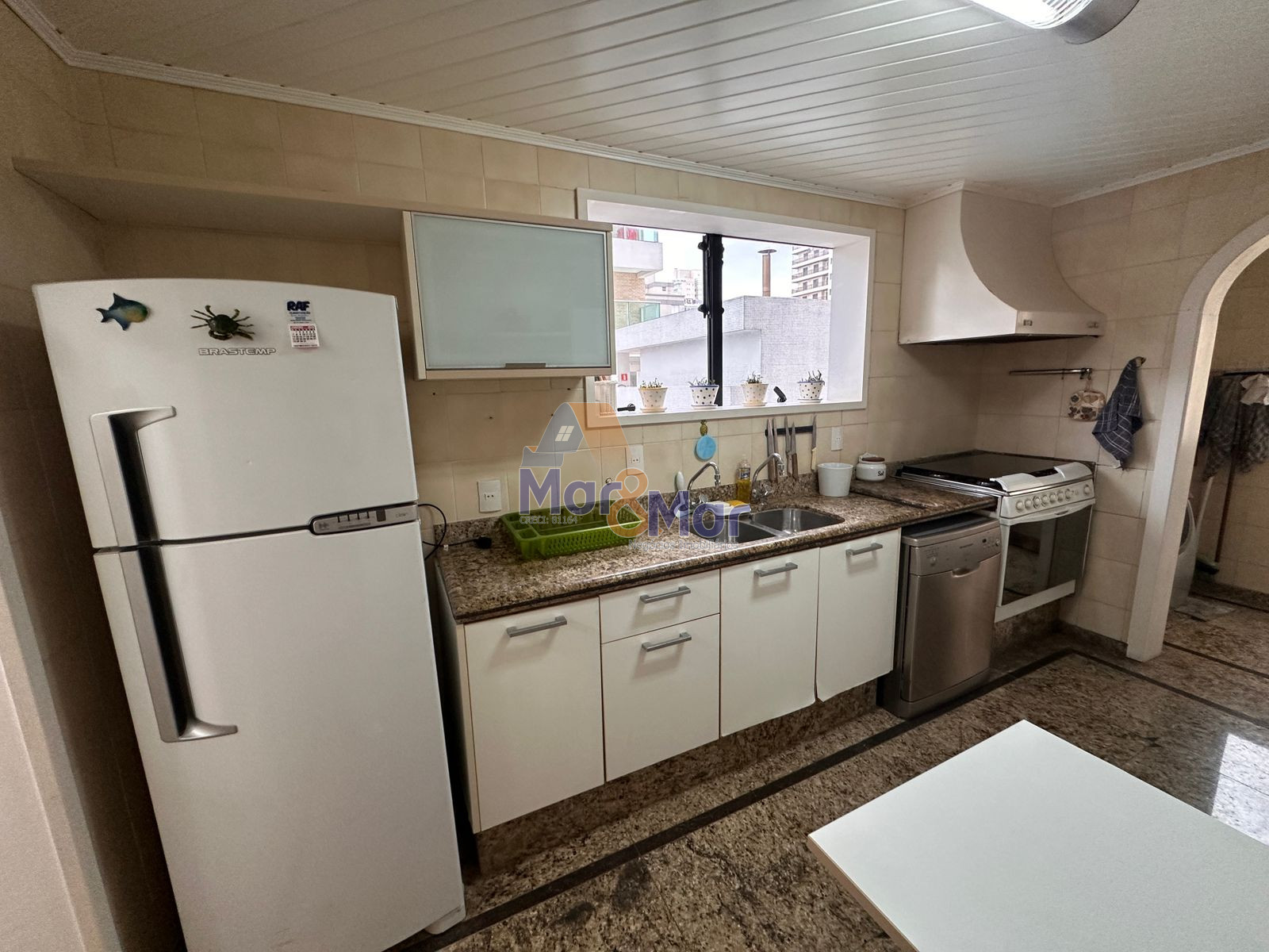 Apartamento na Praia da Enseada, Guarujá - SP