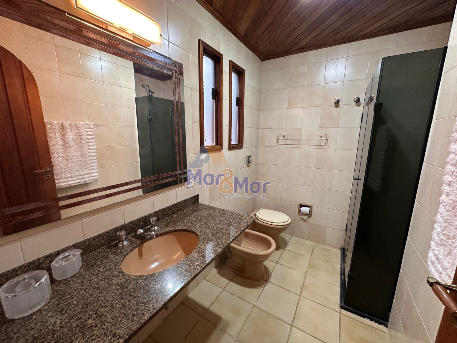 Apartamento na Praia da Enseada, Guarujá - SP