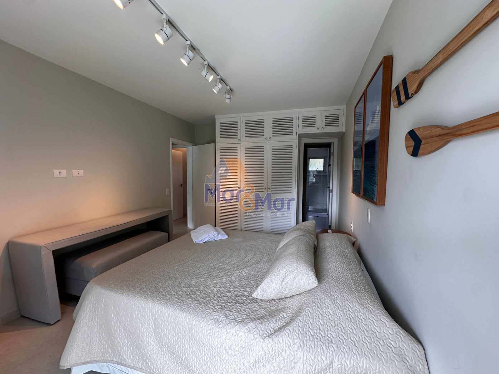 Apartamento Frente ao Mar nas Pitangueiras, Guarujá - SP