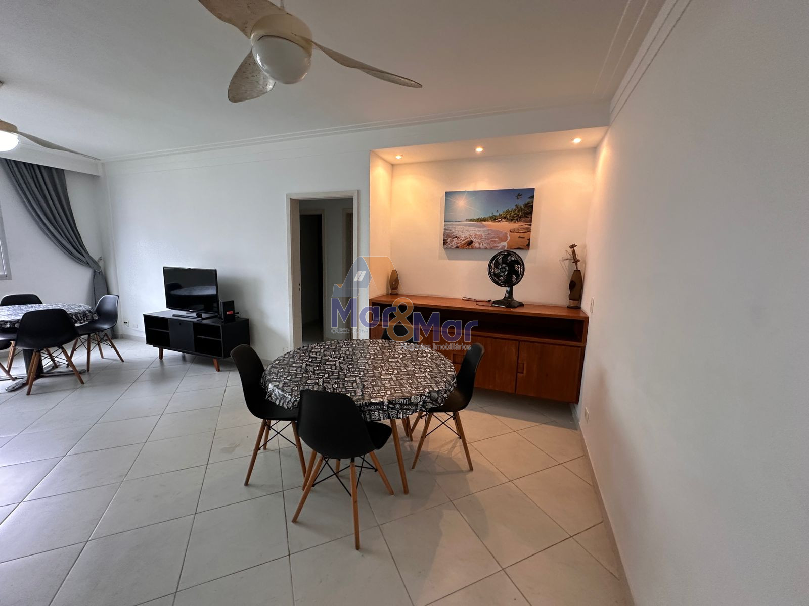 Apartamento na Praia das Pitangueiras, Guarujá - SP