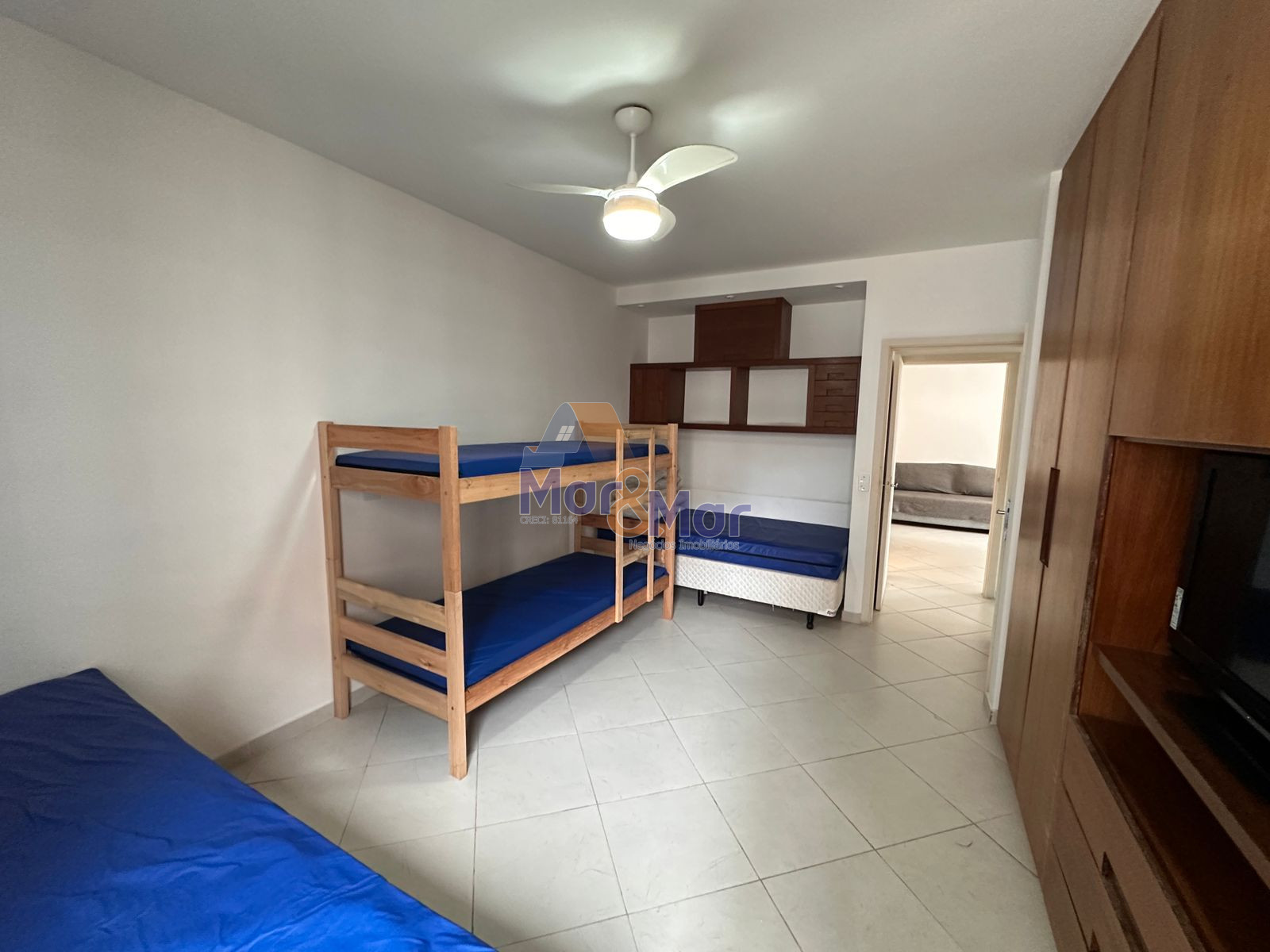 Apartamento na Praia das Pitangueiras, Guarujá - SP