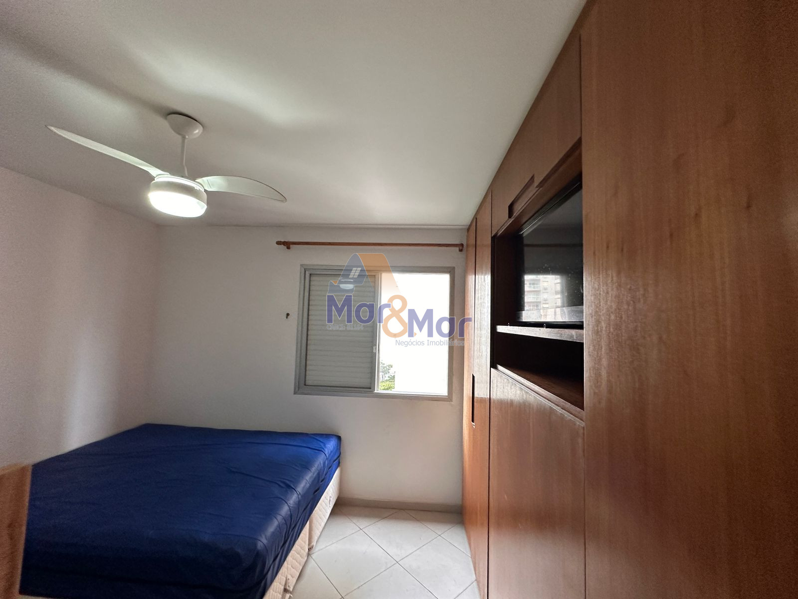 Apartamento na Praia das Pitangueiras, Guarujá - SP