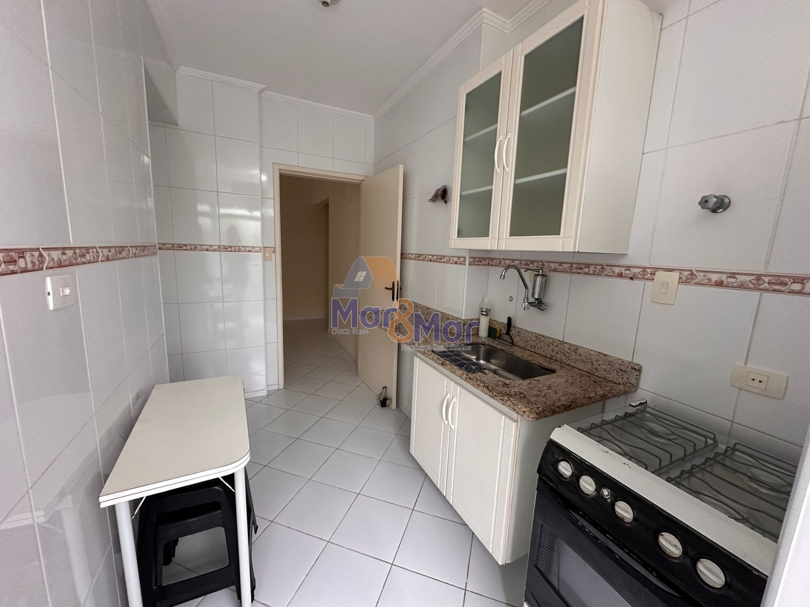 Apartamento na Praia das Pitangueiras, Guarujá - SP