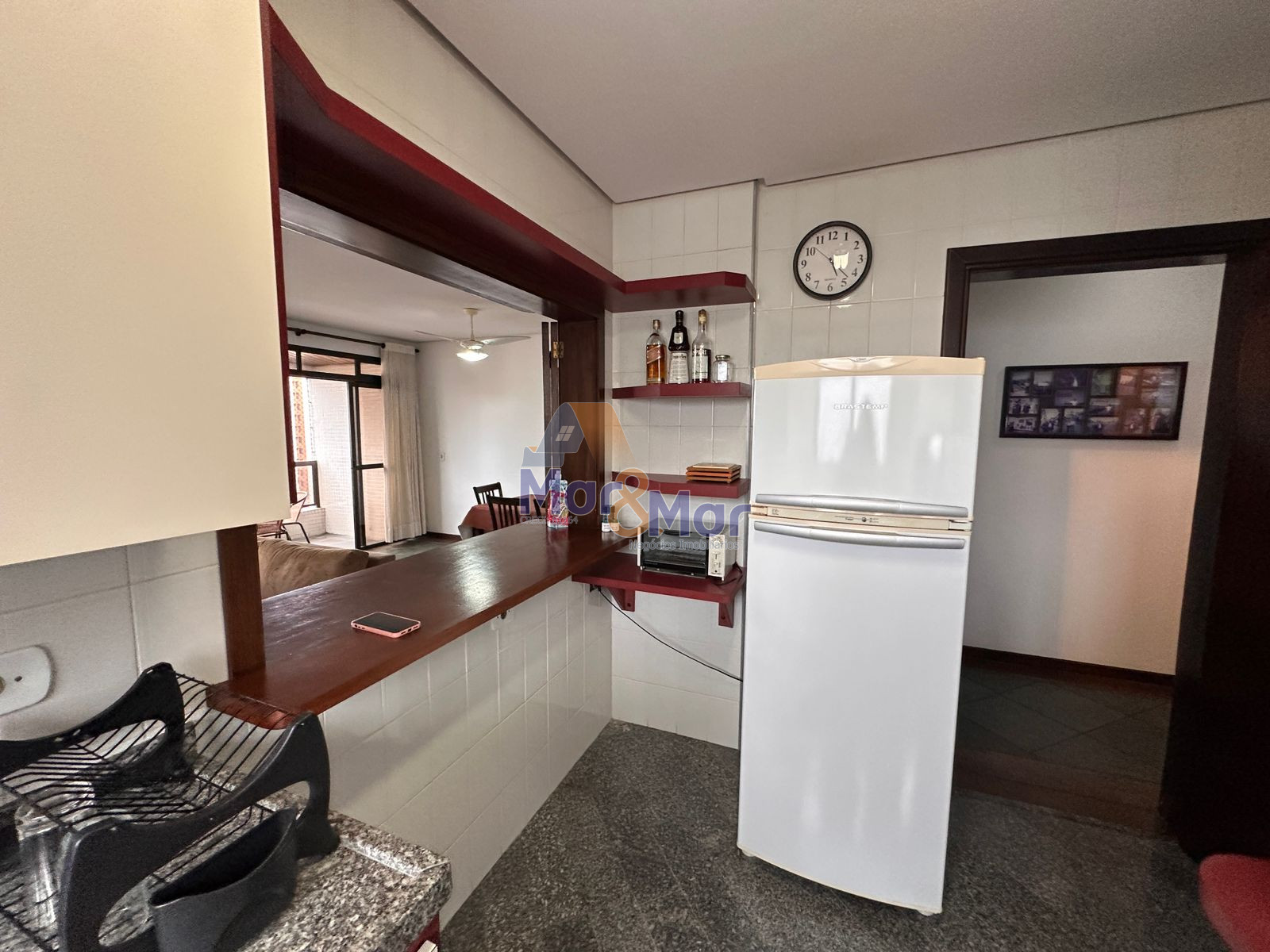 Apartamento na Praia das Pitangueiras, Guarujá - SP