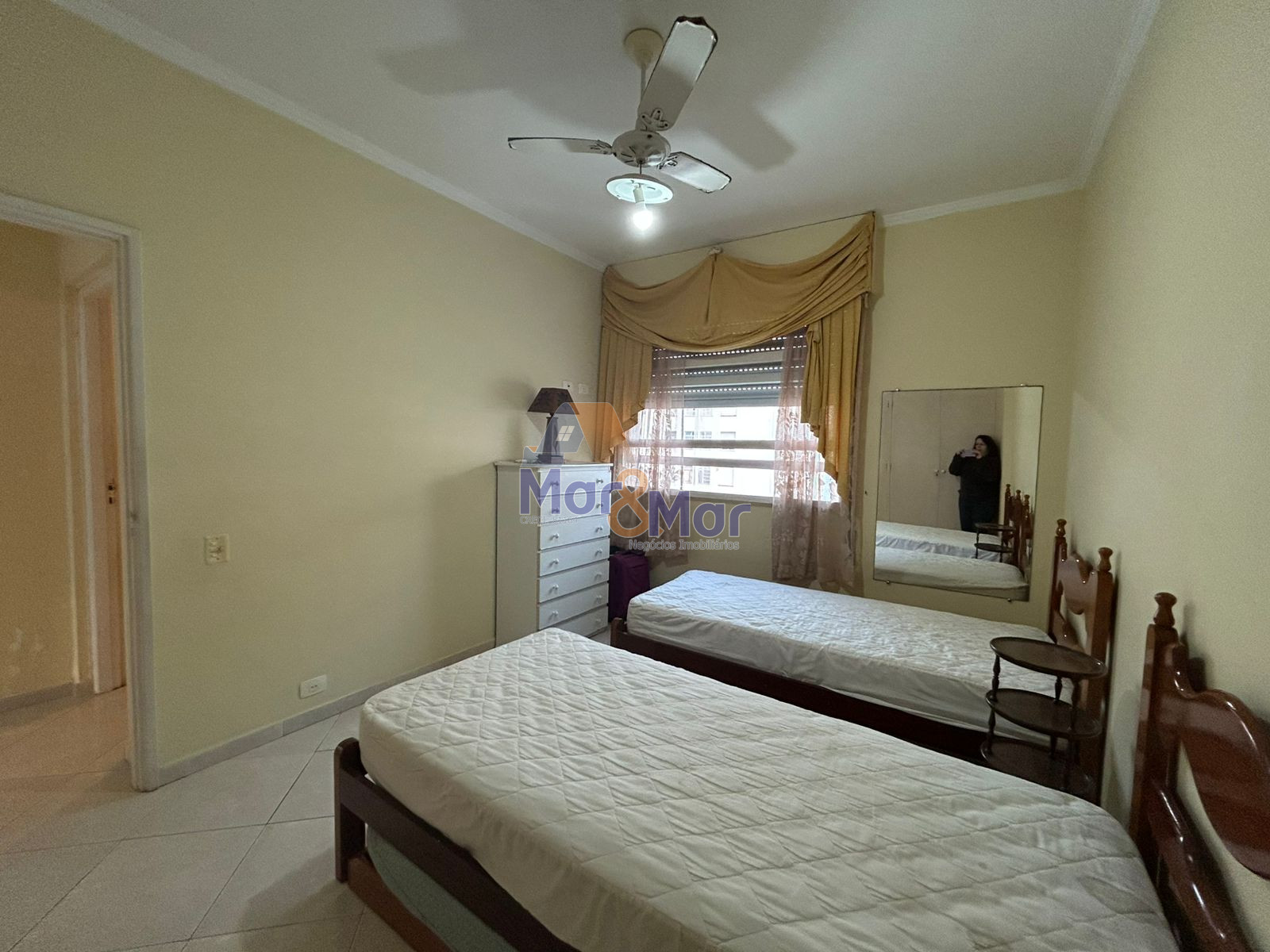 Apartamento na Praia das Pitangueiras, Guarujá - SP