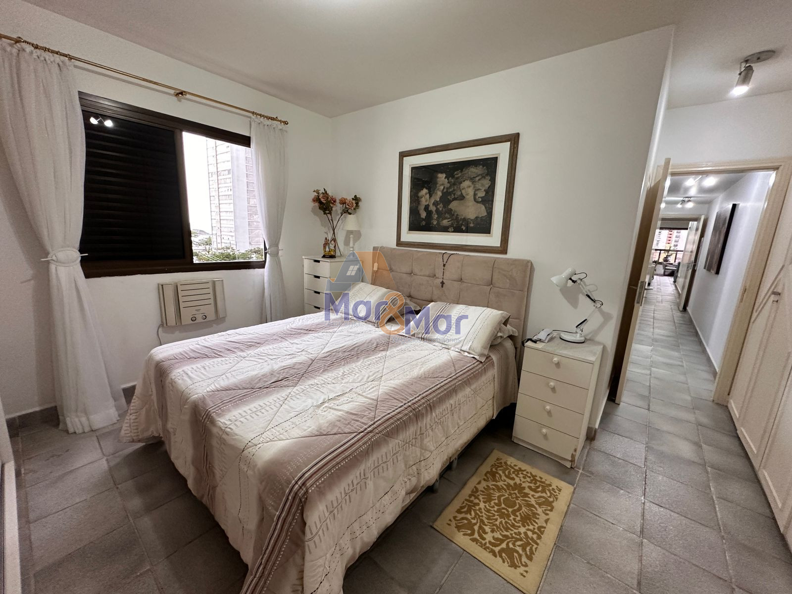 Apartamento na Praia das Pitangueiras, Guarujá - SP