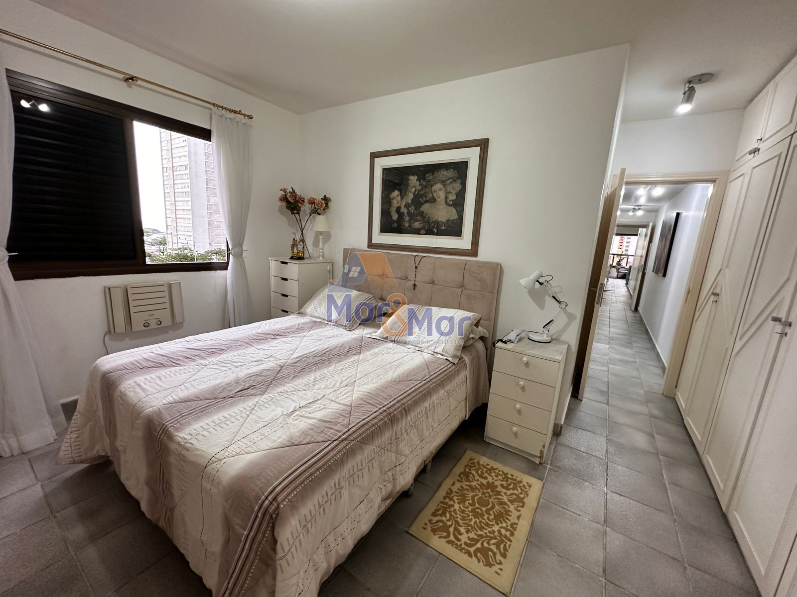 Apartamento na Praia das Pitangueiras, Guarujá - SP