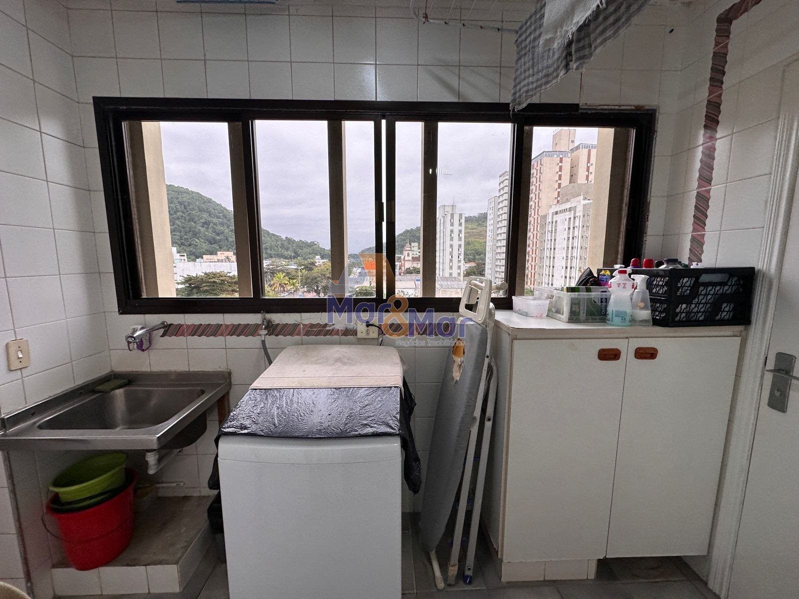 Apartamento na Praia das Pitangueiras, Guarujá - SP