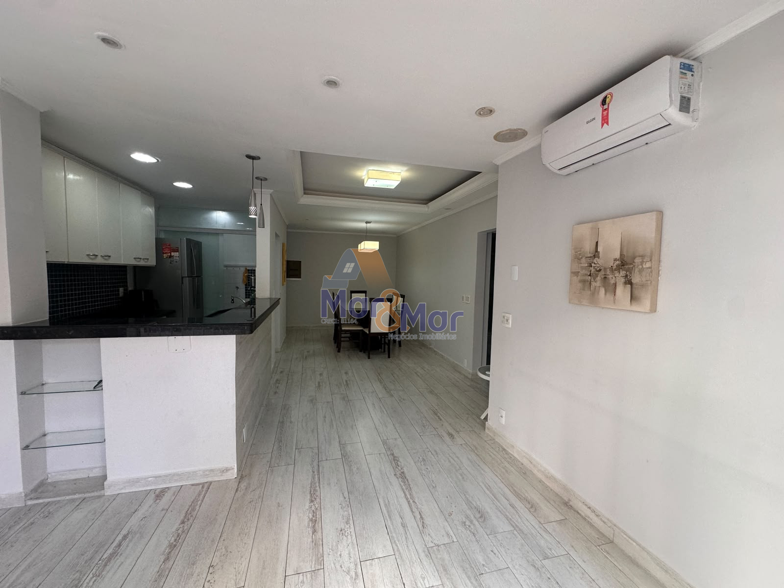 Apartamento na Praia das Pitangueiras, Guarujá - SP
