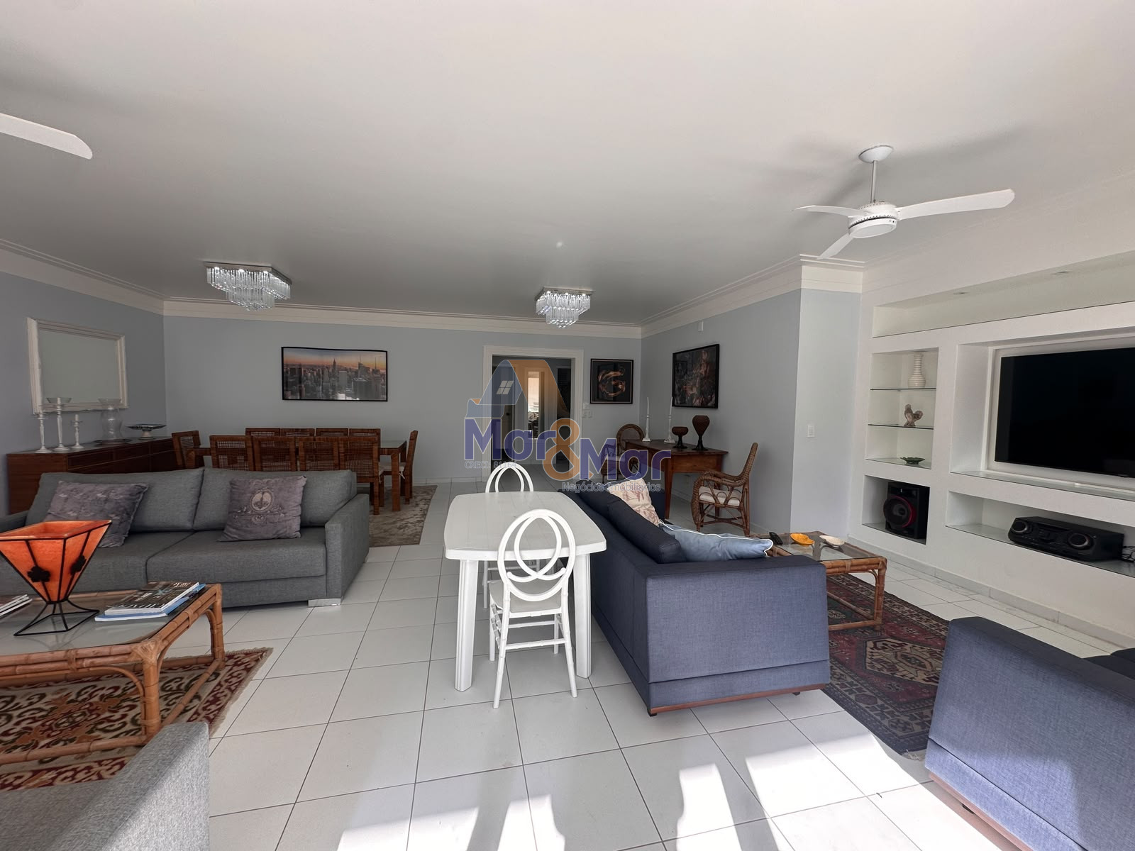 Apartamento Frente ao Mar nas Pitangueiras, Guarujá - SP