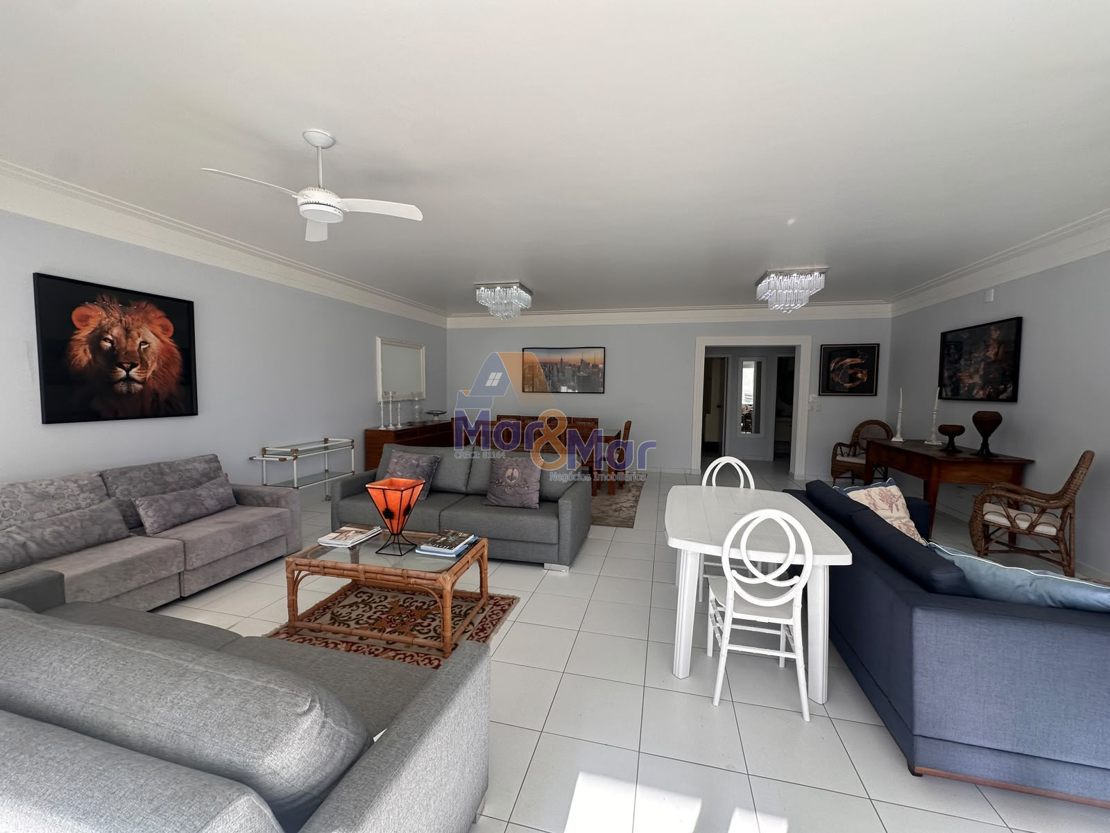 Apartamento Frente ao Mar nas Pitangueiras, Guarujá - SP