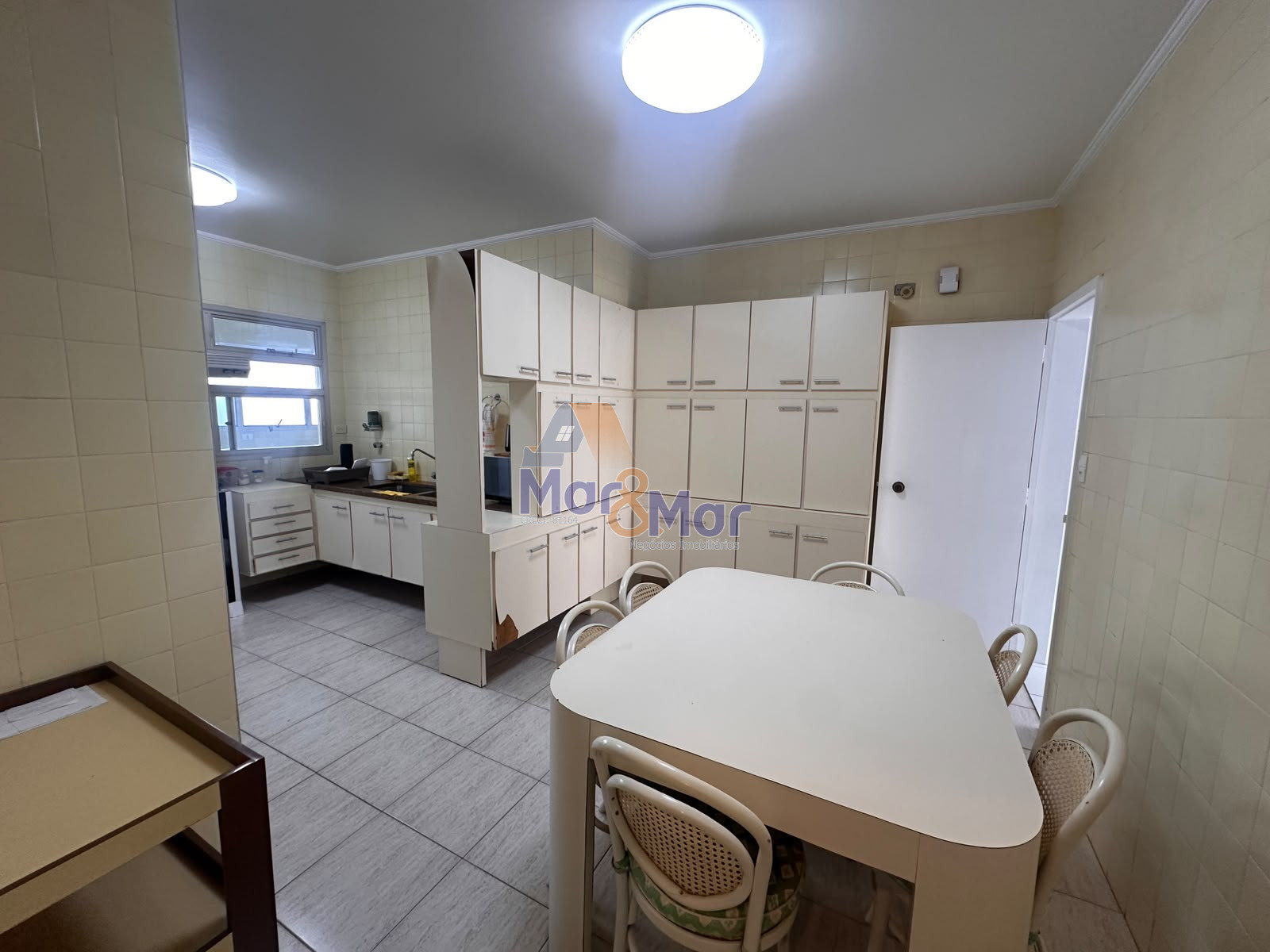 Apartamento Frente ao Mar nas Pitangueiras, Guarujá - SP