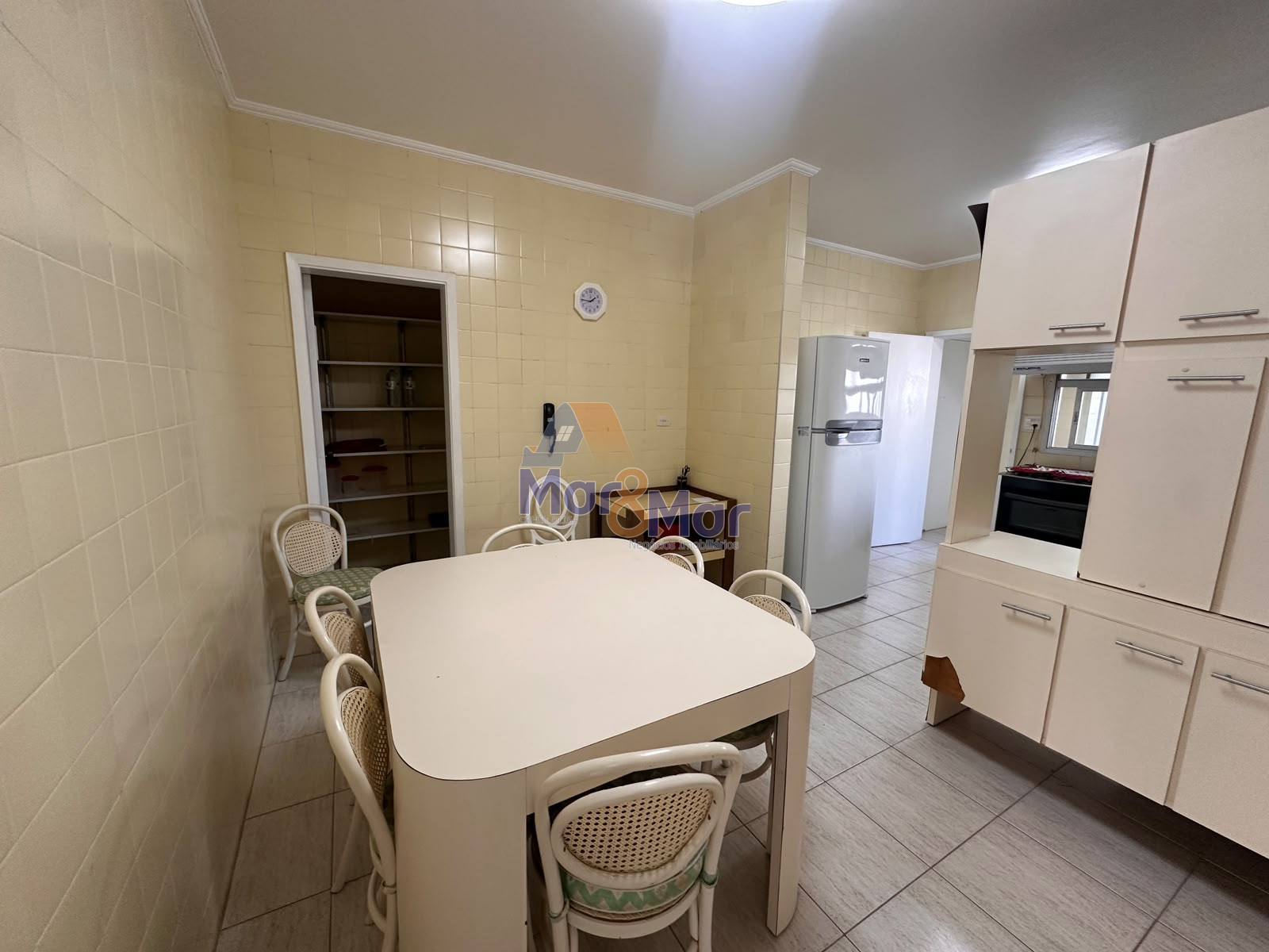 Apartamento Frente ao Mar nas Pitangueiras, Guarujá - SP