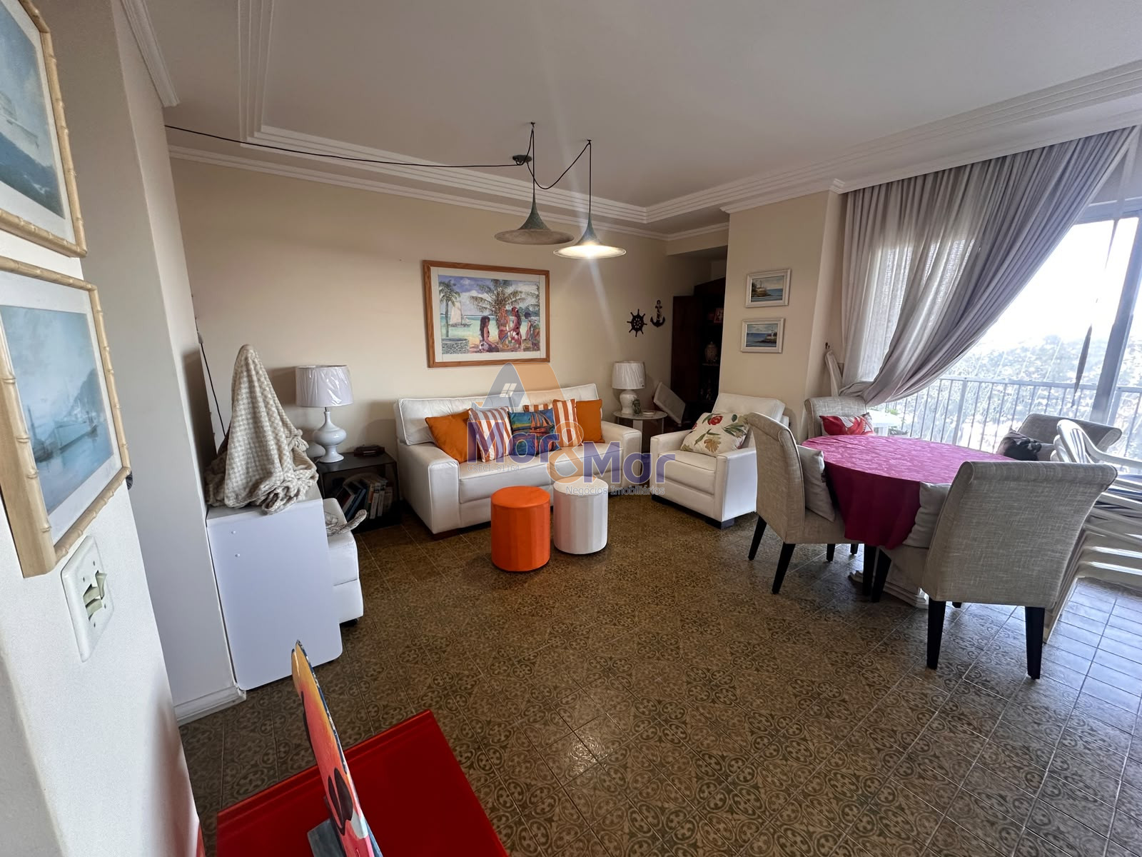 Apartamento Frente ao Mar nas Pitangueiras, Guarujá - SP