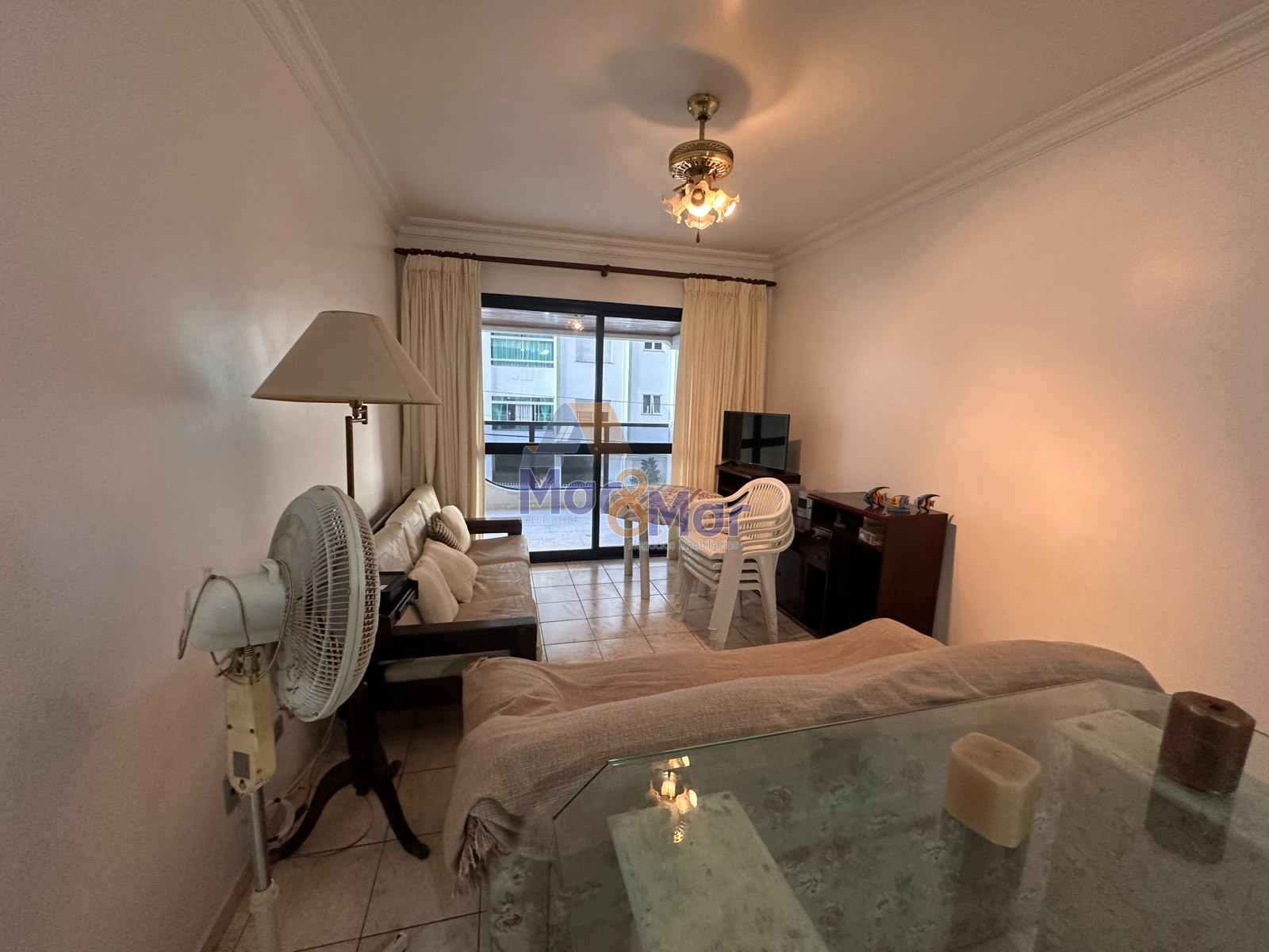 Apartamento na Praia das Pitangueiras, Guarujá - SP
