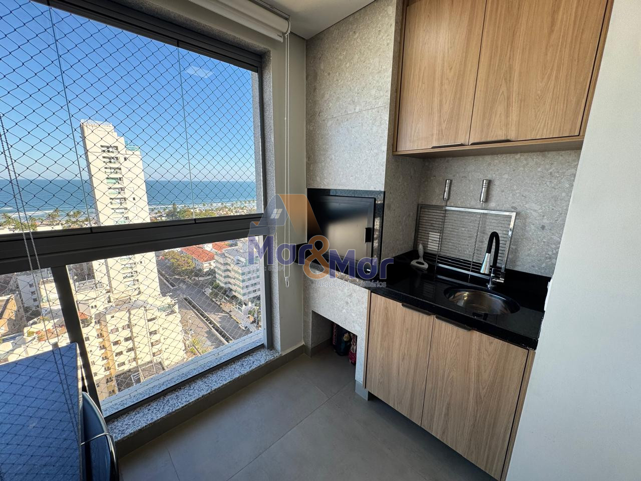 Apartamento na Praia da Enseada, Guarujá - SP