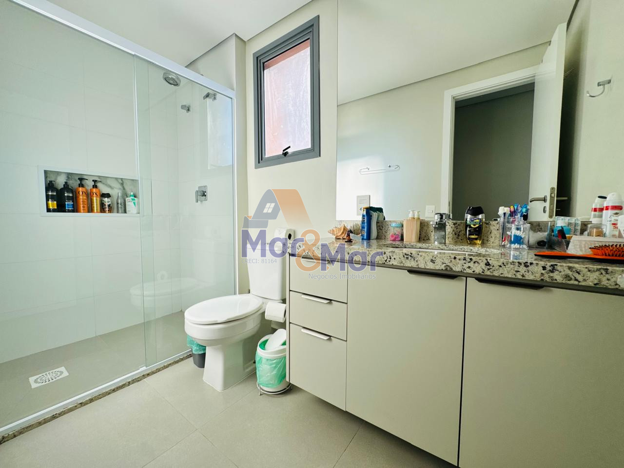 Apartamento na Praia da Enseada, Guarujá - SP