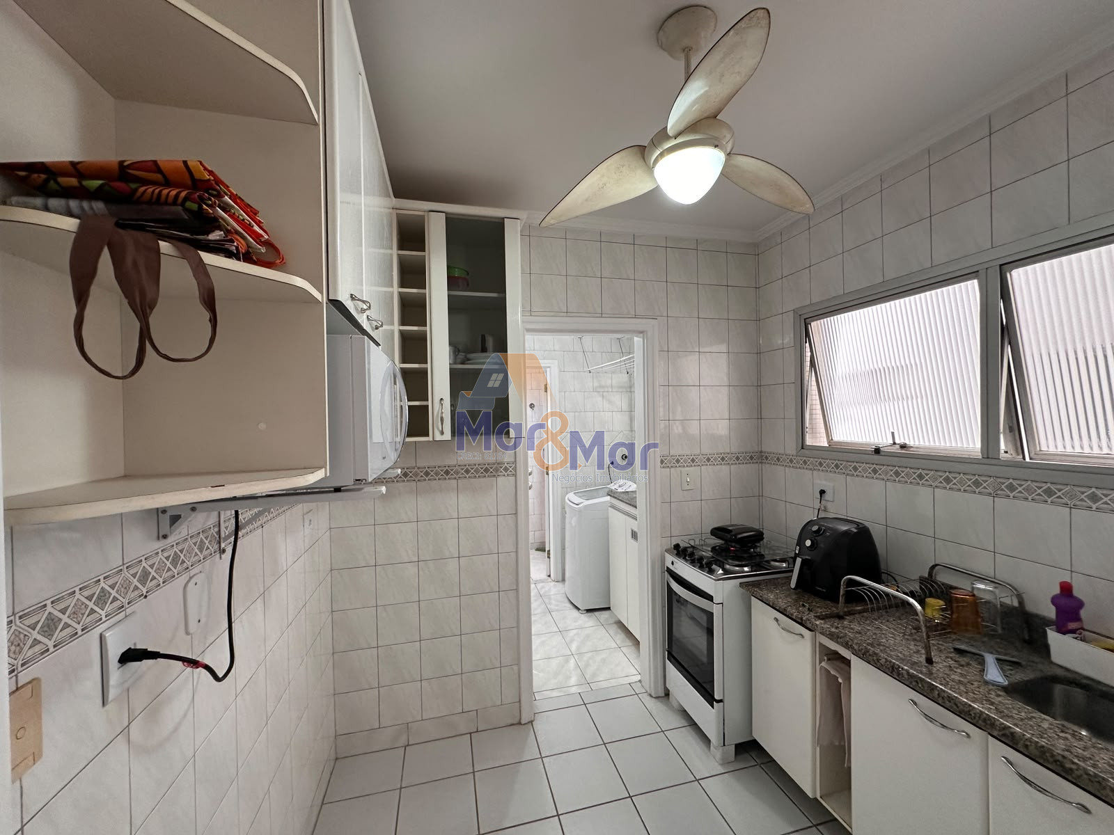 Apartamento na Praia das Astúrias, Guarujá - SP