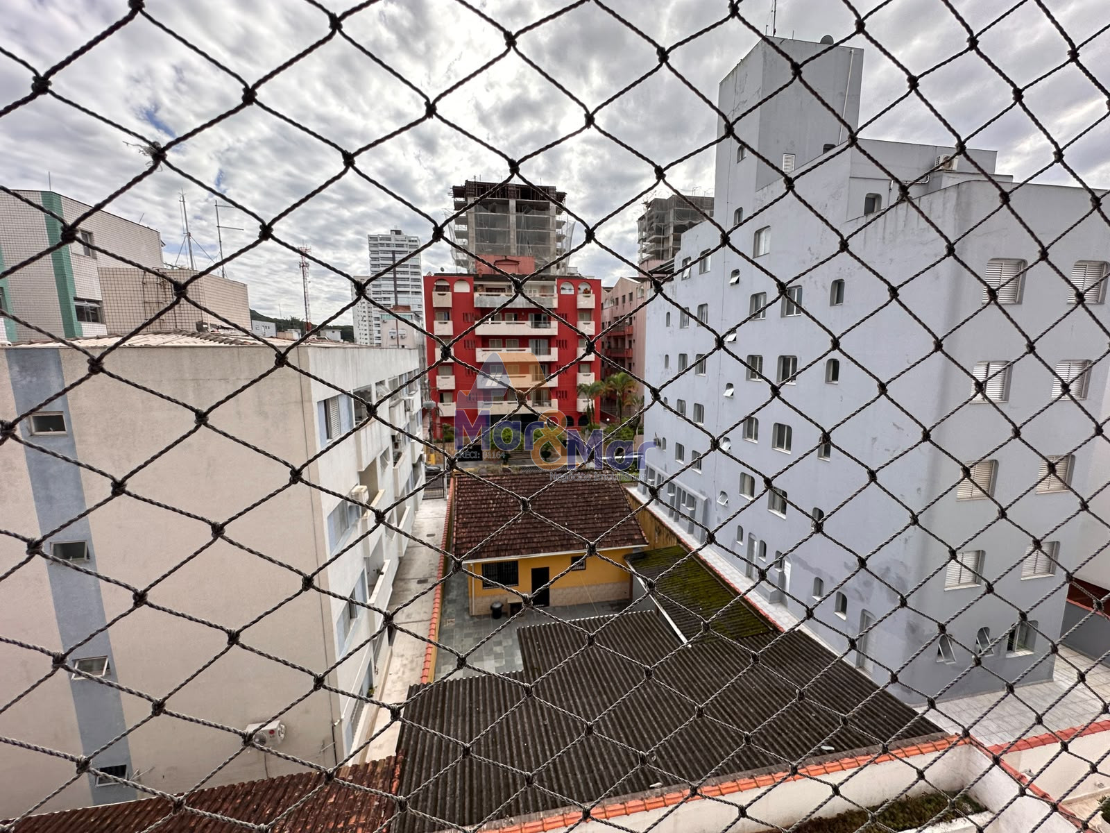 Apartamento na Praia das Astúrias, Guarujá - SP