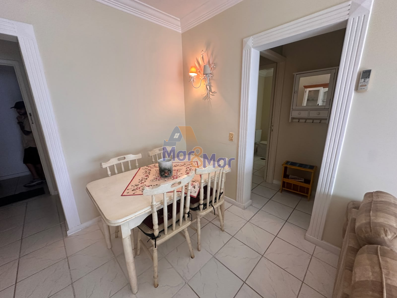 Apartamento na Praia das Pitangueiras, Guarujá - SP