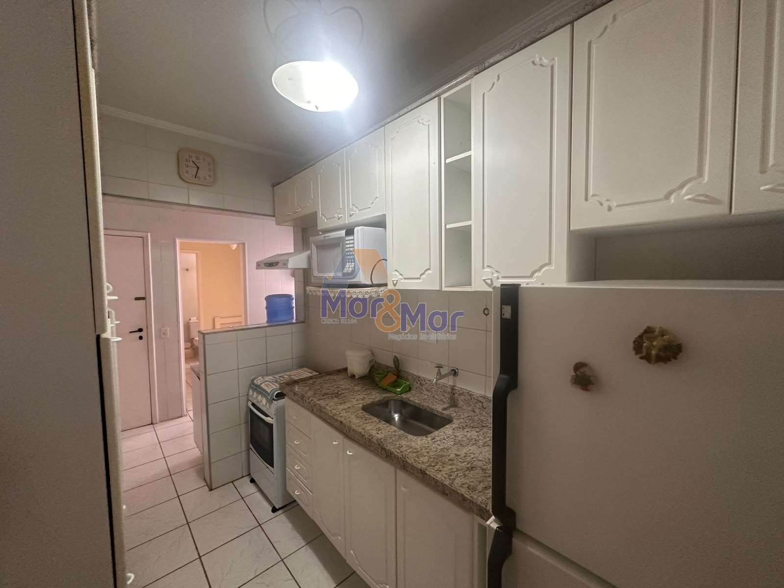 Apartamento na Praia das Pitangueiras, Guarujá - SP