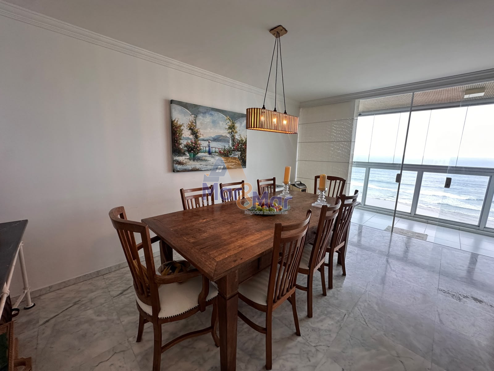 Apartamento Frente ao Mar nas Pitangueiras, Guarujá - SP