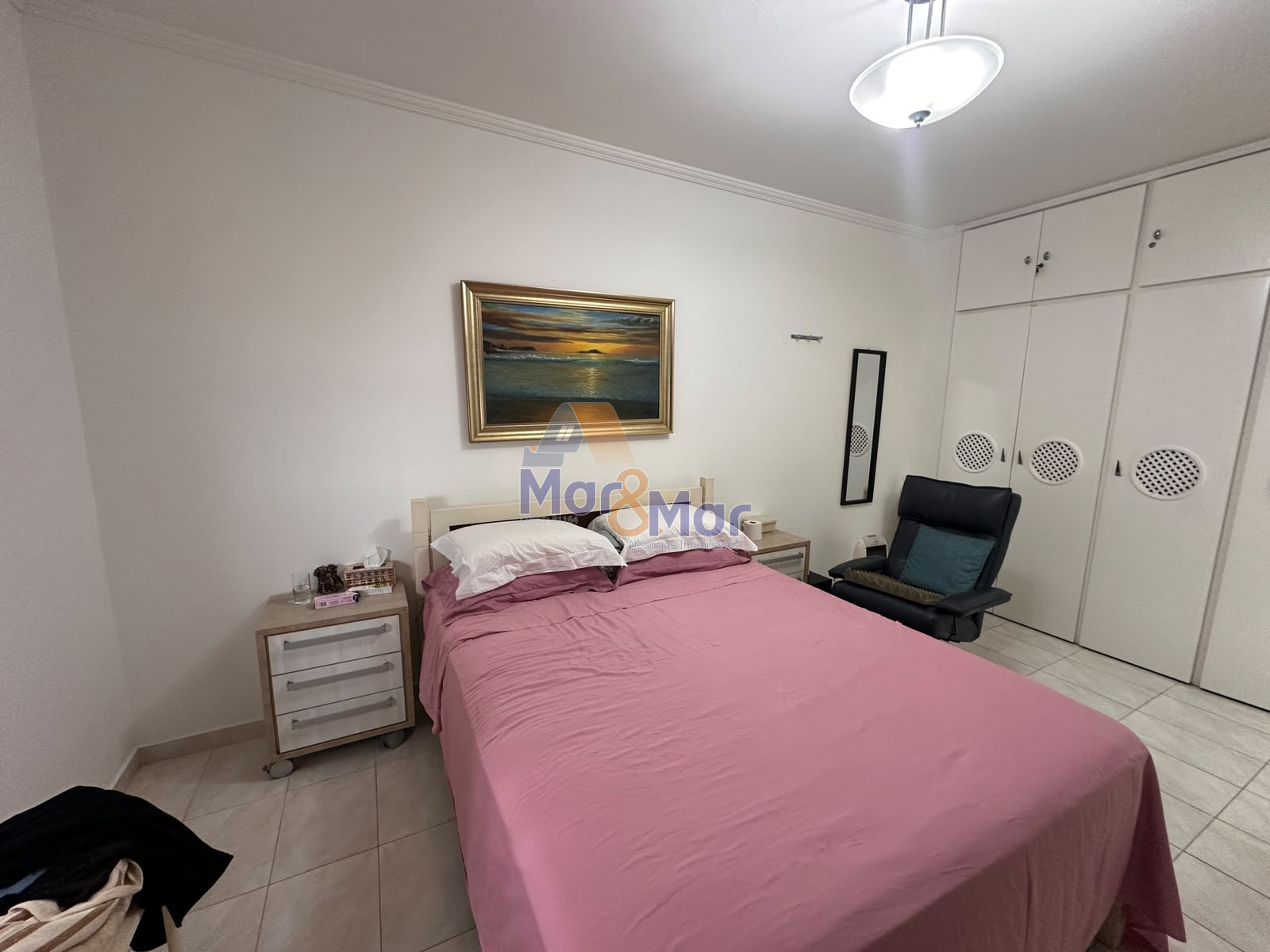 Apartamento Frente ao Mar nas Pitangueiras, Guarujá - SP