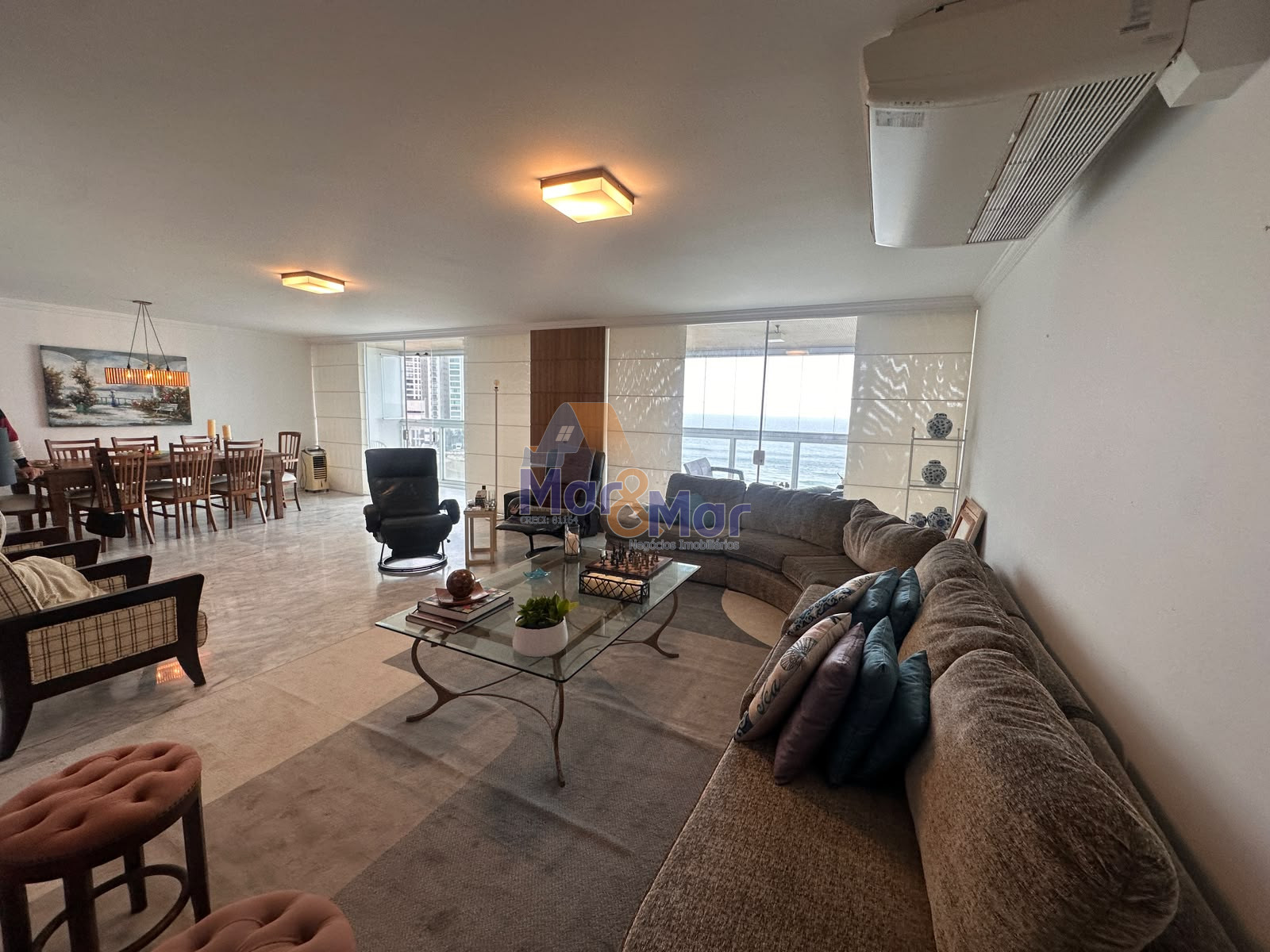 Apartamento Frente ao Mar nas Pitangueiras, Guarujá - SP