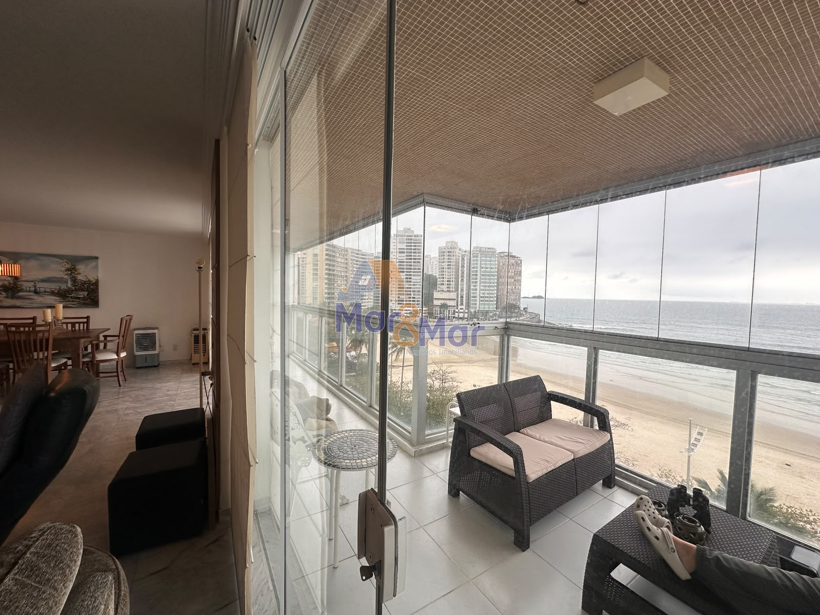 Apartamento Frente ao Mar nas Pitangueiras, Guarujá - SP
