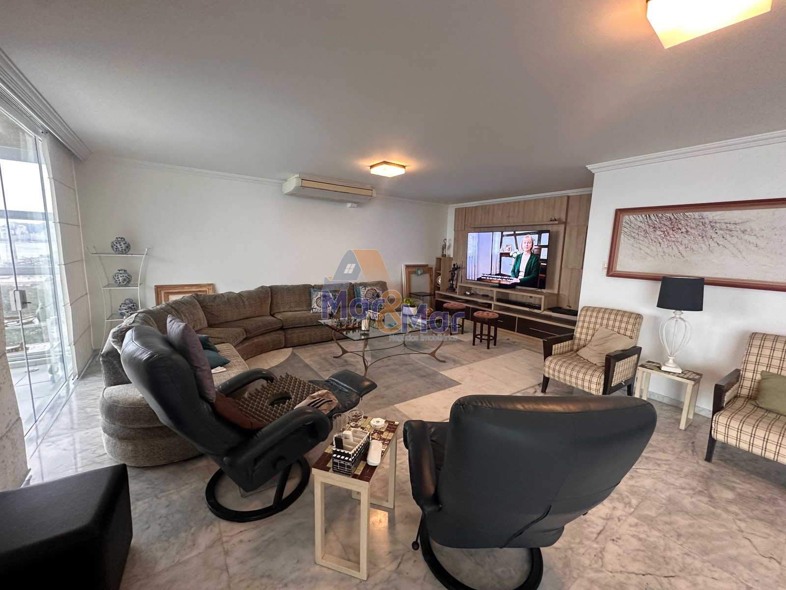 Apartamento Frente ao Mar nas Pitangueiras, Guarujá - SP