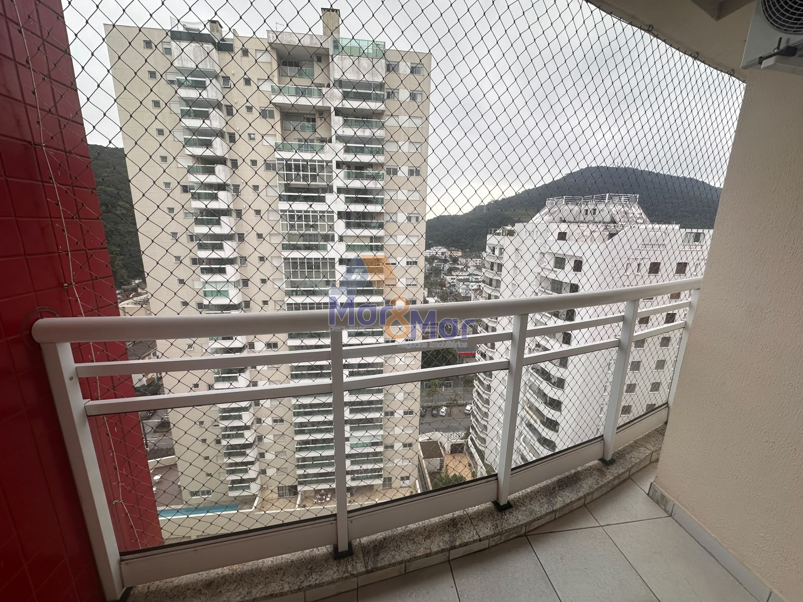 Cobertura na Praia das Pitangueiras, Guarujá - SP