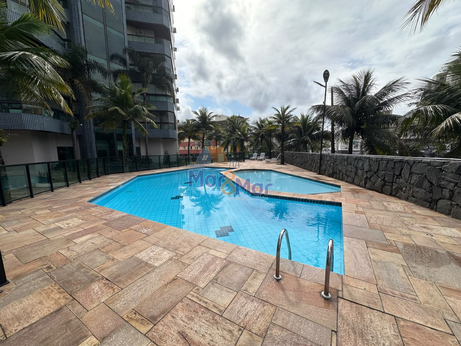 Apartamento-2-dormitorios-Enseada